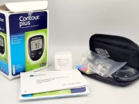 Глюкометр Контур Плюс (Contour Plus) с ручкой для прокалывания + 5 ланцетов